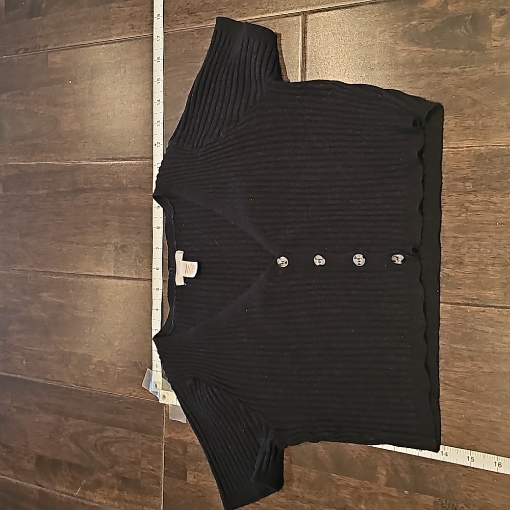 Cropped, v neck, ribbed, button up, short sleeve sweater